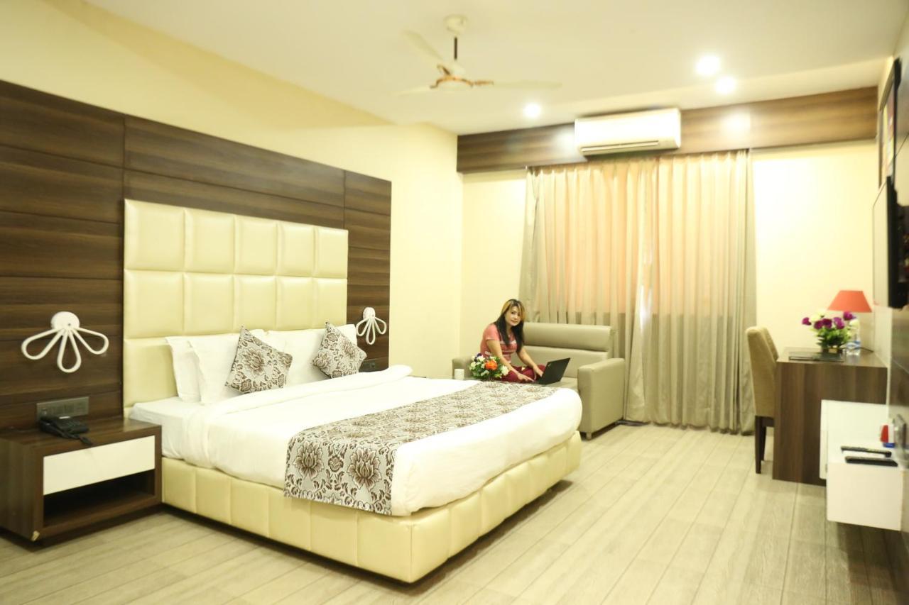 Hotel Moments Lucknow Exterior foto
